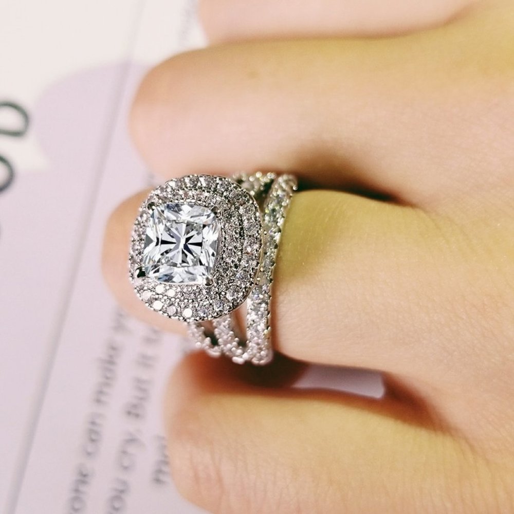 NEW SILVER ROUND DIAMOND HALO ENGAGEMENT RING - Picture 6 of 6